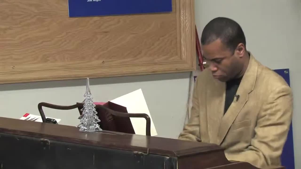 Thumbnail image for David Vaughn, Soloist, Performing at the Kiwanis Holiday Meeting 2014